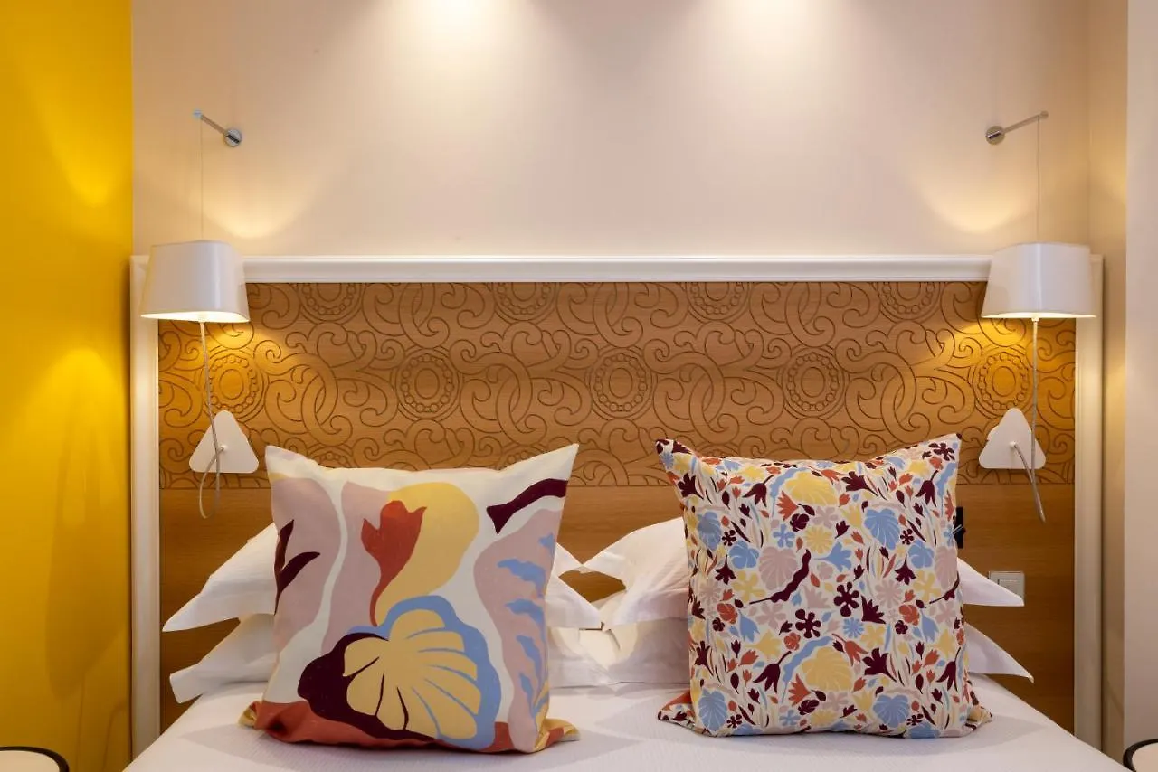 Hotel Elysees 8 Paris